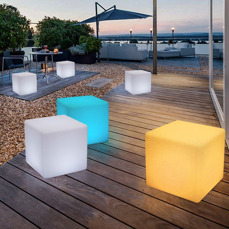 LED LUMINIONE Cube Light Creative Outdoor Waterpon Stool KTV Square Bar Bar Stool Концерт за разположение на атмосферата