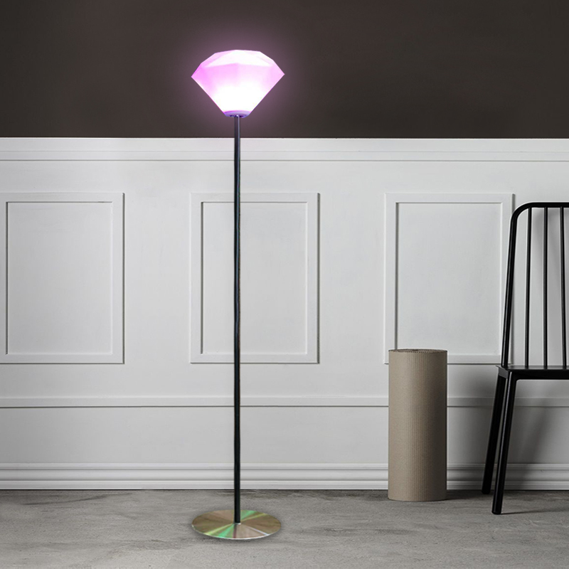 2022 Нова нордична минималистична лампа за домашен декор, стояща дистанционно управление RGB LED лампа за пода, креативен диамантен димируем хол на открито градинска лампа с ковано желязо светлинен стълб